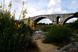 Le Pont Julien, témoin de l'architecture antique