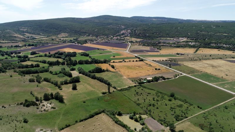 Vue sur le village perché de Simiane la Rotonde 0147.JPG